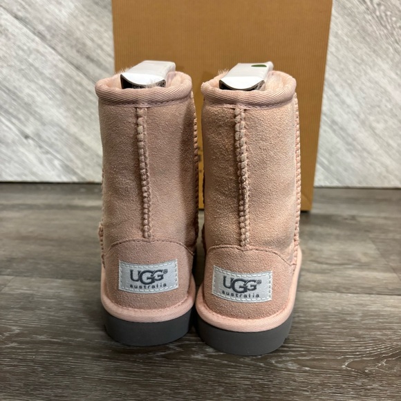 UGG Australia | Classic Short Boots In Baby Pink Grey Toddler Size 9 NEW - Picture 4 of 10